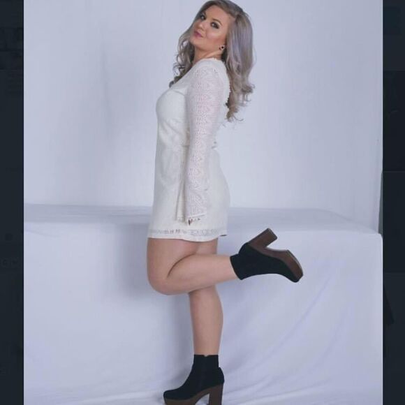 Olsenboye OffWhite Cream Lacey Short Dress Bell Sleeve Open Back Dress Large - Picture 2 of 11